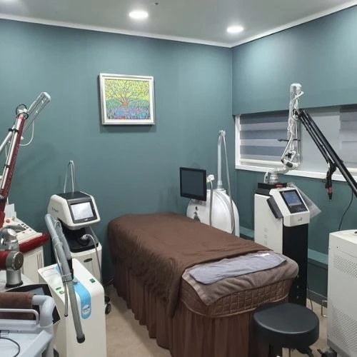 عيادة جانجنام للتجميل photo 19