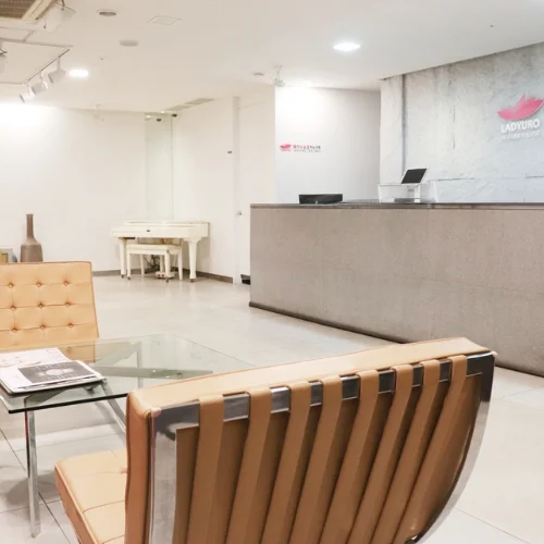 LADYURO Urology Clinic photo 5