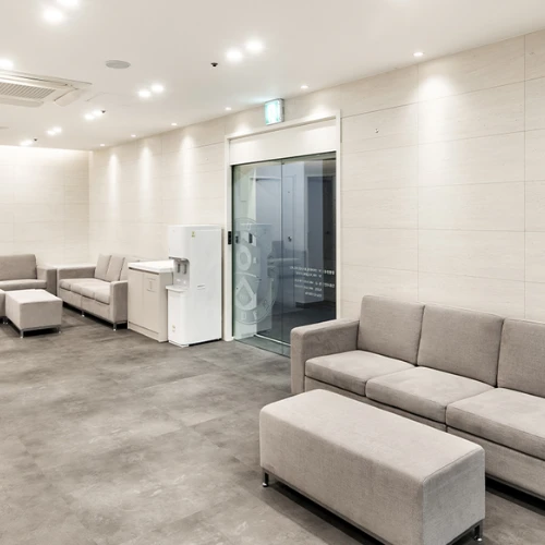 Clinique Jfeel photo 4