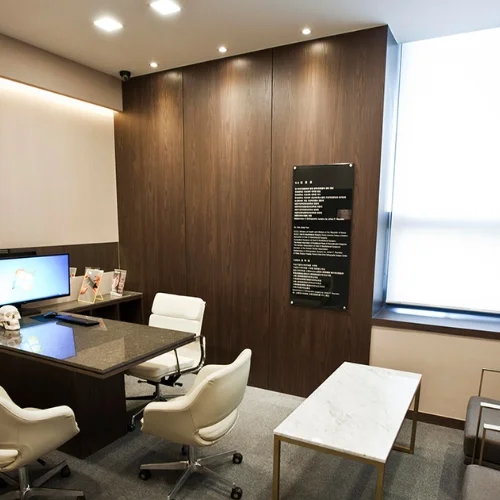 이유구강악안면외과치과의원 photo 4