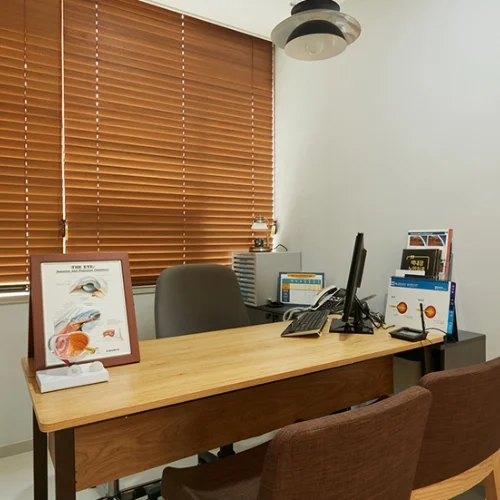 عيادة غانغنام برايت سمايل للعيون photo 10