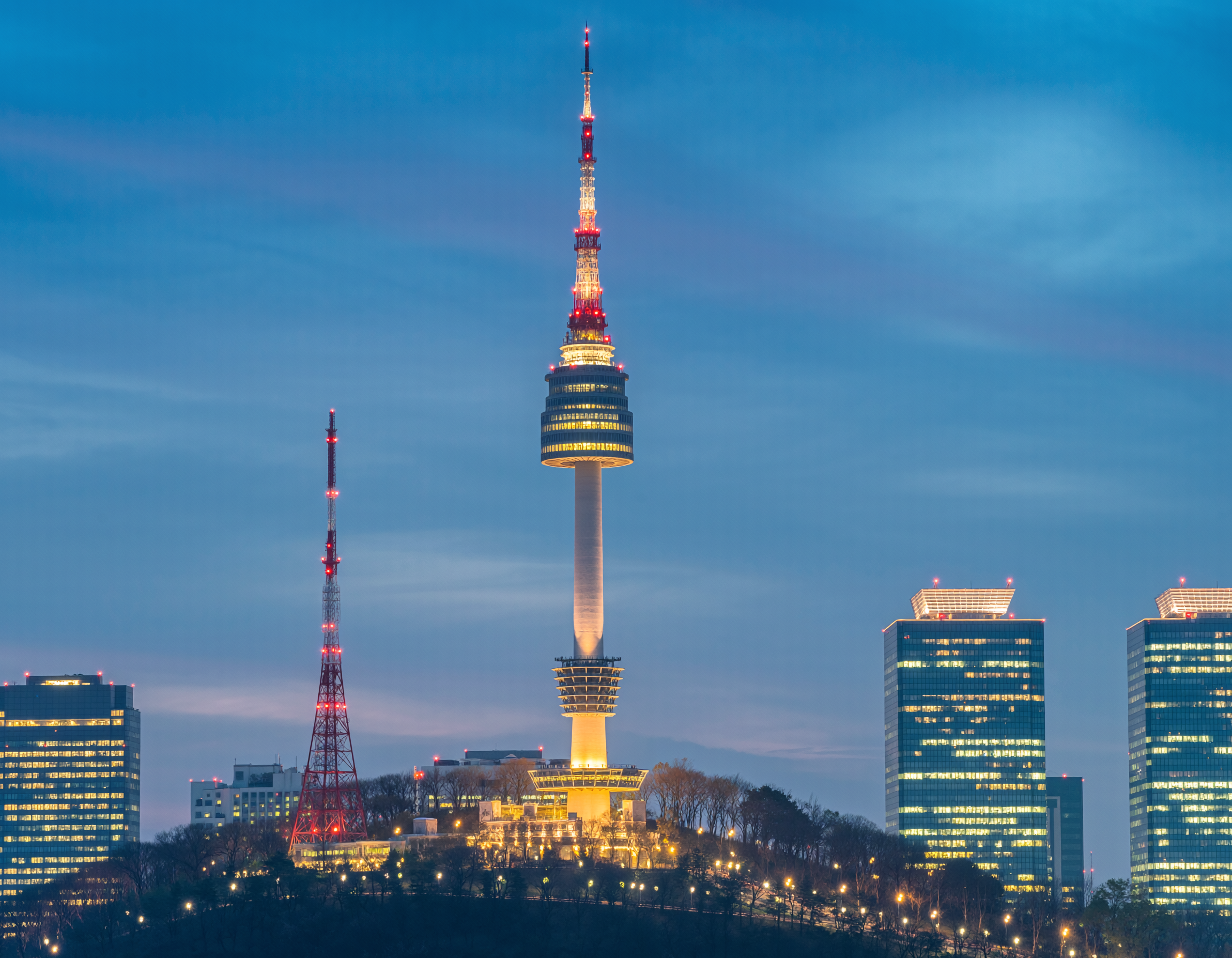 Torre Namsan: Un lugar emblemático y romántico en Seúl