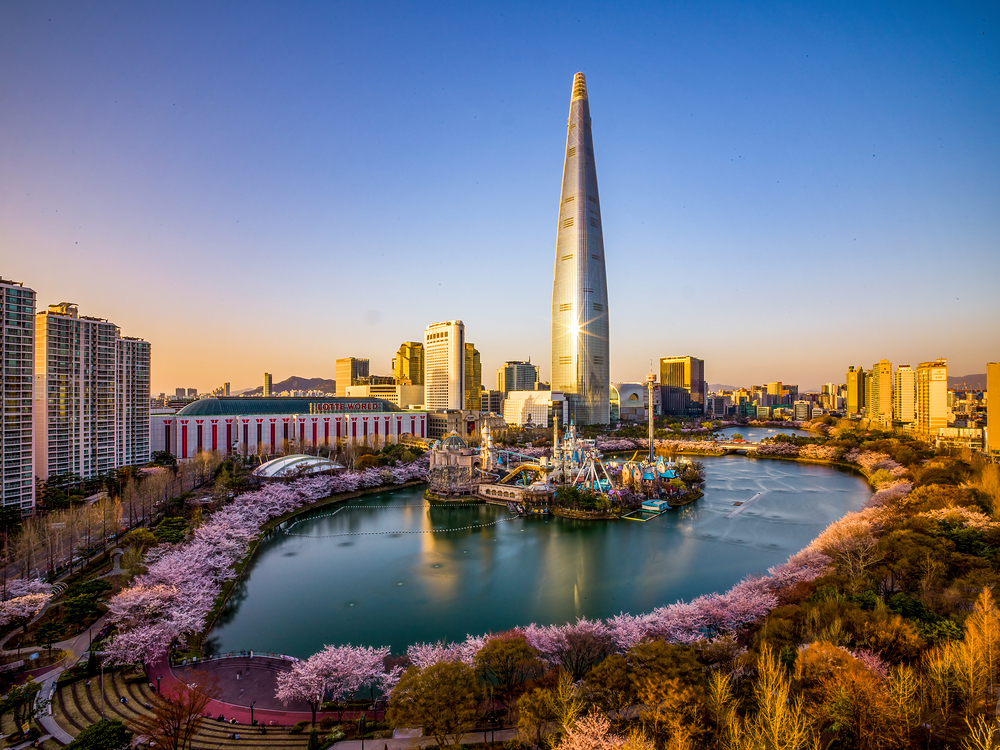 Sebuah landmark Korea Selatan yang menjulang tinggi ke awan: Eksplorasi komprehensif tentang Lotte World Tower.